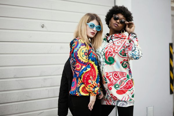 Unlock chic style: tips for uk women on mastering oversized fashion